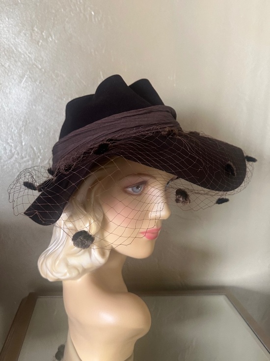 FASCINATING 940s\' BROWN FELT WIDE BRIM HAT + UNIQUE CROWN & DOTTED VEIL main image 10